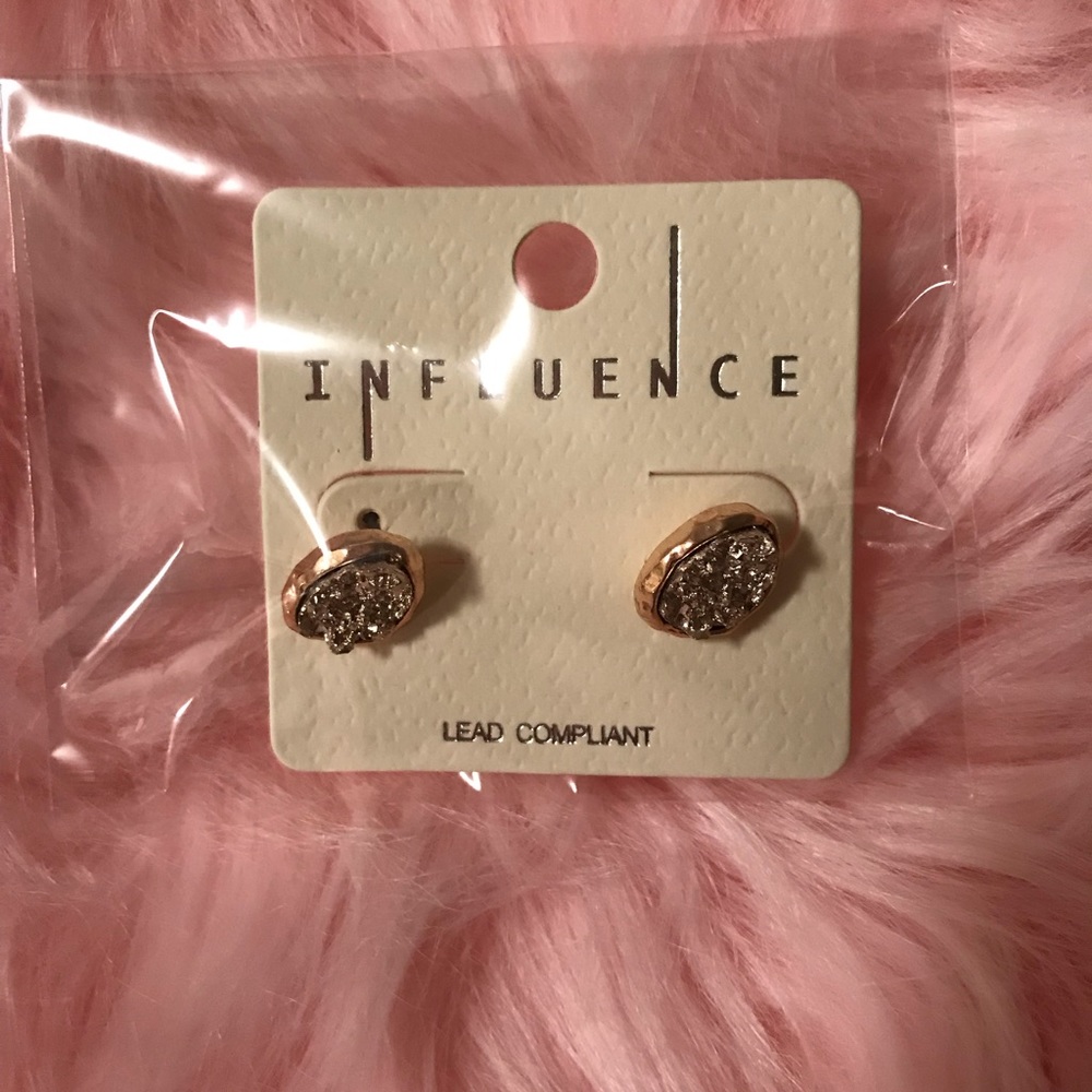DRUZY Earrings - Picture 2 of 2